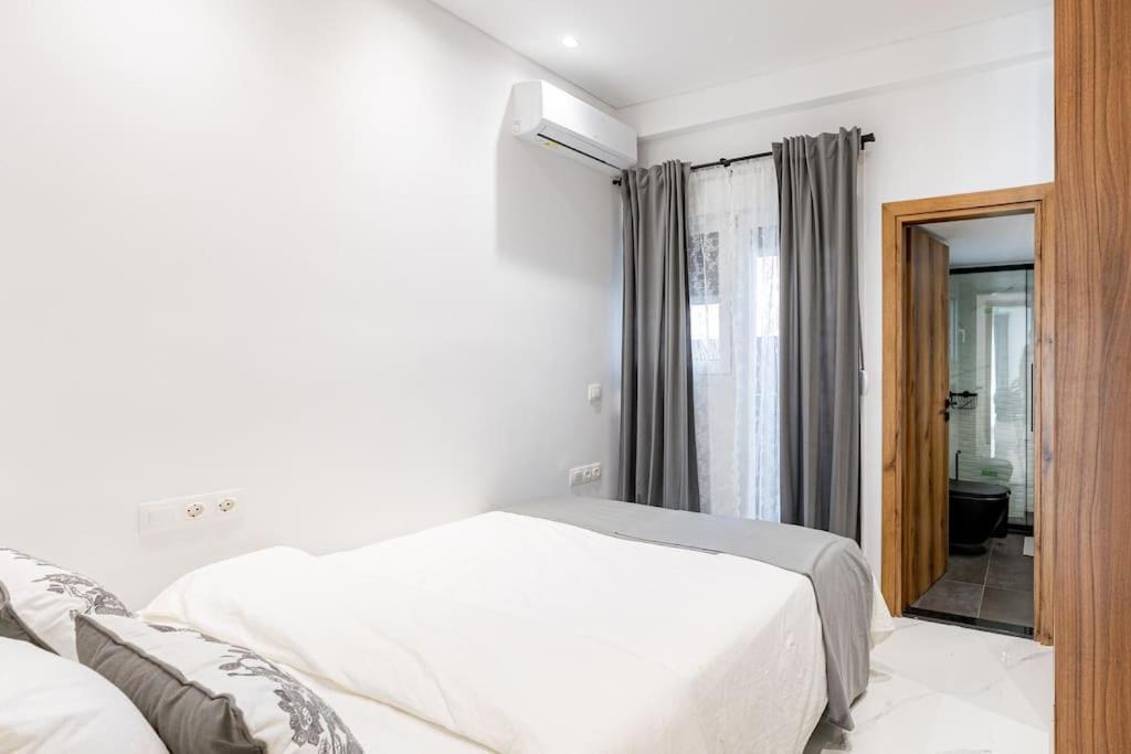Spacious And Modern Flat At Koukaki, Near Acropolis เอเธนส์ ภายนอก รูปภาพ