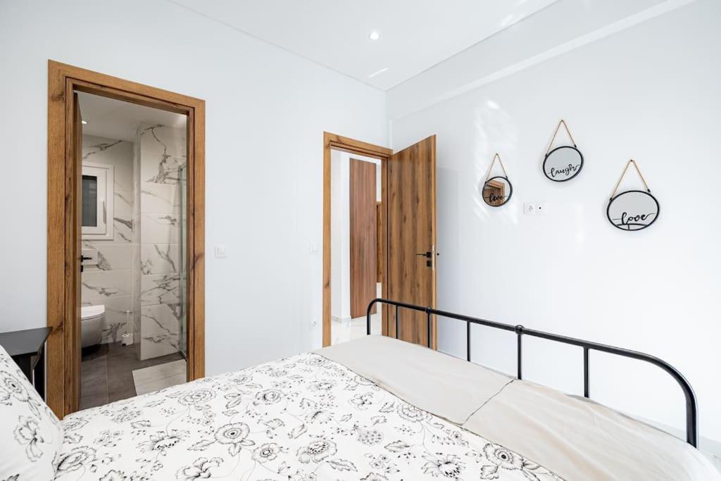 Spacious And Modern Flat At Koukaki, Near Acropolis เอเธนส์ ภายนอก รูปภาพ