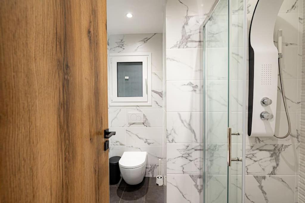 Spacious And Modern Flat At Koukaki, Near Acropolis เอเธนส์ ภายนอก รูปภาพ
