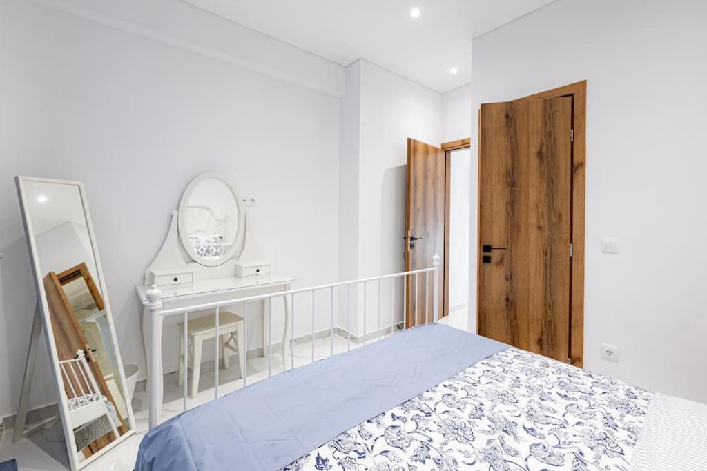 Spacious And Modern Flat At Koukaki, Near Acropolis เอเธนส์ ภายนอก รูปภาพ